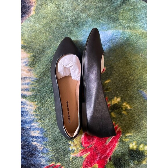 AMAZON ESSESTIALS Women's Shoes Flat 7 1/2 wide Black, new condition without box - Picture 1 of 5